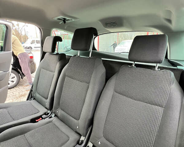 Сірий Пежо 5008, об'ємом двигуна 1.6 л та пробігом 271 тис. км за 8500 $, фото 26 на Automoto.ua