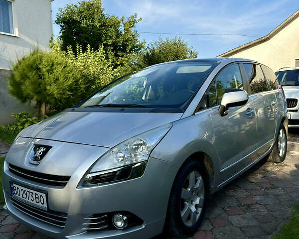 Сірий Пежо 5008, об'ємом двигуна 1.56 л та пробігом 258 тис. км за 8700 $, фото 4 на Automoto.ua