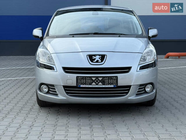Сірий Пежо 5008, об'ємом двигуна 1.6 л та пробігом 190 тис. км за 8999 $, фото 2 на Automoto.ua