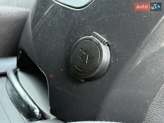 Сірий Пежо 5008, об'ємом двигуна 1.6 л та пробігом 190 тис. км за 8999 $, фото 43 на Automoto.ua