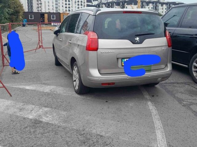 Сірий Пежо 5008, об'ємом двигуна 1.6 л та пробігом 120 тис. км за 9600 $, фото 7 на Automoto.ua