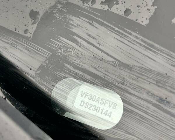 Сірий Пежо 5008, об'ємом двигуна 1.6 л та пробігом 254 тис. км за 8000 $, фото 36 на Automoto.ua