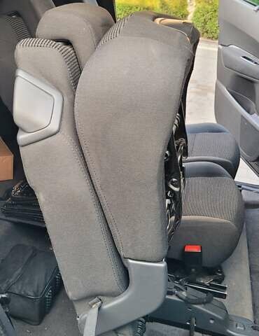 Сірий Пежо 5008, об'ємом двигуна 1.6 л та пробігом 244 тис. км за 9500 $, фото 9 на Automoto.ua