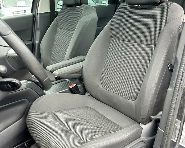 Сірий Пежо 5008, об'ємом двигуна 1.6 л та пробігом 254 тис. км за 8000 $, фото 35 на Automoto.ua