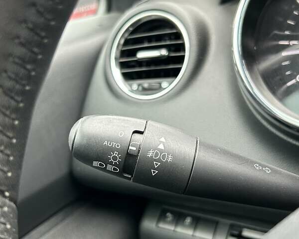 Сірий Пежо 5008, об'ємом двигуна 1.6 л та пробігом 254 тис. км за 8000 $, фото 27 на Automoto.ua