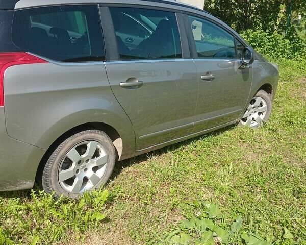 Серый Пежо 5008, объемом двигателя 1.6 л и пробегом 230 тыс. км за 8500 $, фото 7 на Automoto.ua