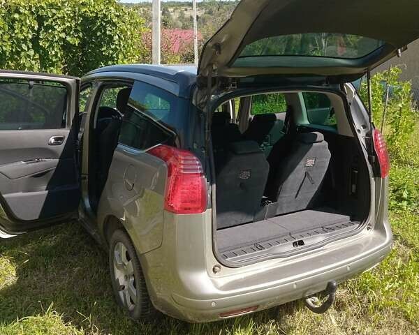 Серый Пежо 5008, объемом двигателя 1.6 л и пробегом 230 тыс. км за 8500 $, фото 5 на Automoto.ua