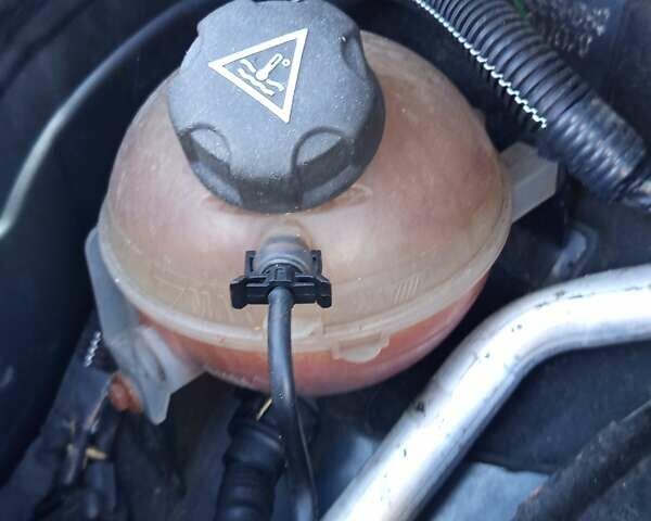 Серый Пежо 5008, объемом двигателя 1.56 л и пробегом 239 тыс. км за 9500 $, фото 19 на Automoto.ua