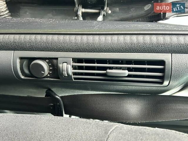 Сірий Пежо 5008, об'ємом двигуна 1.6 л та пробігом 254 тис. км за 8000 $, фото 21 на Automoto.ua