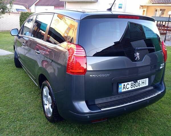 Серый Пежо 5008, объемом двигателя 1.56 л и пробегом 239 тыс. км за 9500 $, фото 2 на Automoto.ua