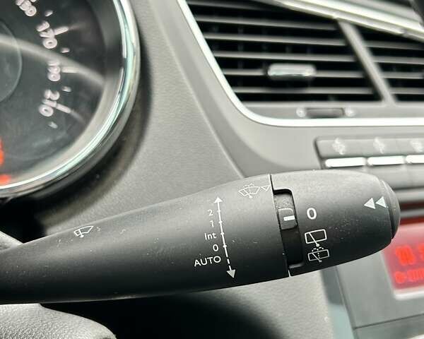 Сірий Пежо 5008, об'ємом двигуна 1.6 л та пробігом 254 тис. км за 8000 $, фото 28 на Automoto.ua