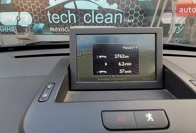 Сірий Пежо 5008, об'ємом двигуна 1.6 л та пробігом 244 тис. км за 9500 $, фото 6 на Automoto.ua