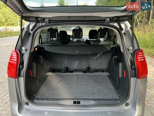 Сірий Пежо 5008, об'ємом двигуна 1.6 л та пробігом 130 тис. км за 9999 $, фото 7 на Automoto.ua