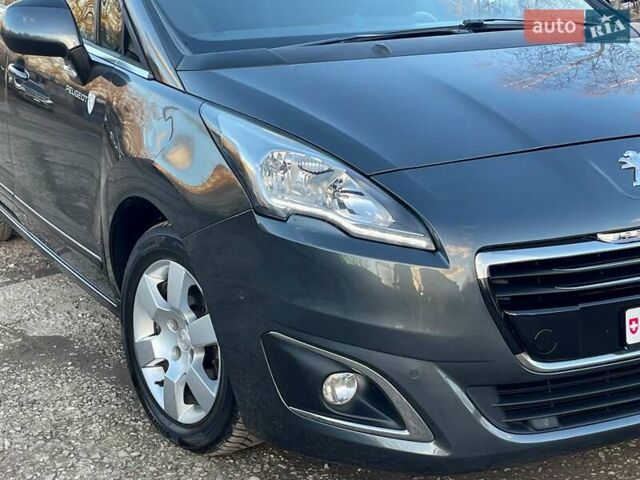Серый Пежо 5008, объемом двигателя 2 л и пробегом 184 тыс. км за 11650 $, фото 2 на Automoto.ua