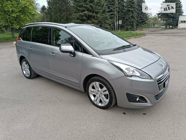 Сірий Пежо 5008, об'ємом двигуна 2 л та пробігом 174 тис. км за 11750 $, фото 5 на Automoto.ua