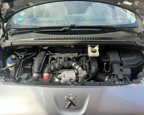 Сірий Пежо 5008, об'ємом двигуна 1.6 л та пробігом 130 тис. км за 9999 $, фото 34 на Automoto.ua