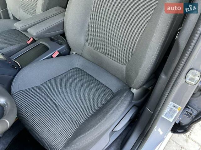 Сірий Пежо 5008, об'ємом двигуна 1.6 л та пробігом 130 тис. км за 9999 $, фото 24 на Automoto.ua