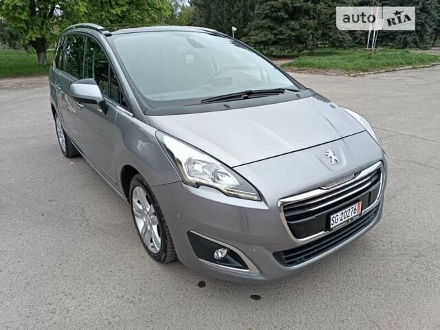 Сірий Пежо 5008, об'ємом двигуна 2 л та пробігом 174 тис. км за 11750 $, фото 4 на Automoto.ua