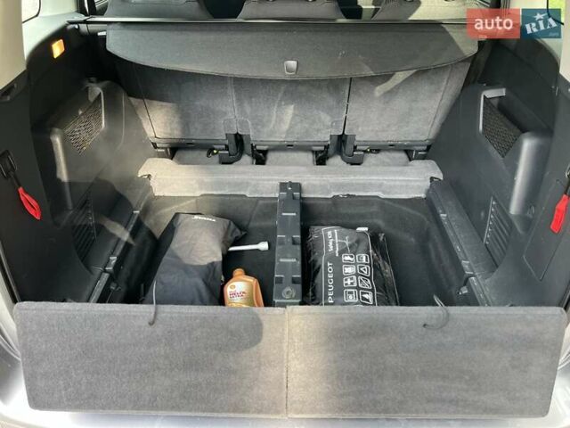Сірий Пежо 5008, об'ємом двигуна 1.6 л та пробігом 130 тис. км за 9999 $, фото 14 на Automoto.ua