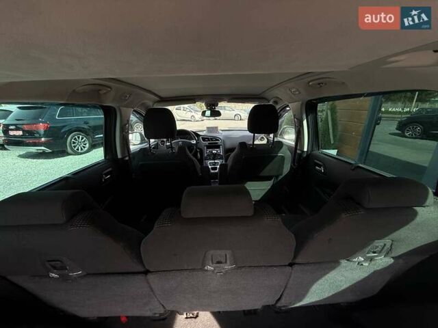Серый Пежо 5008, объемом двигателя 2 л и пробегом 226 тыс. км за 10995 $, фото 50 на Automoto.ua