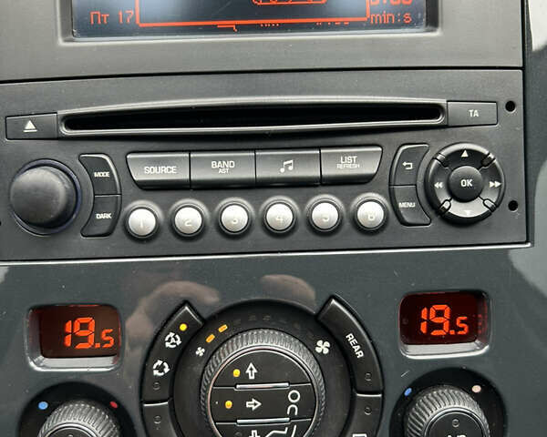 Сірий Пежо 5008, об'ємом двигуна 1.56 л та пробігом 263 тис. км за 11200 $, фото 25 на Automoto.ua