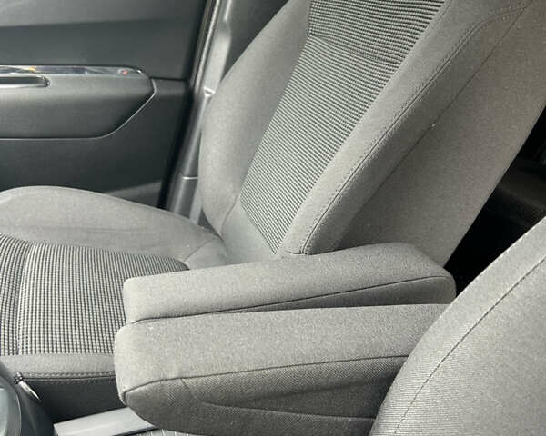 Сірий Пежо 5008, об'ємом двигуна 1.56 л та пробігом 263 тис. км за 11200 $, фото 19 на Automoto.ua