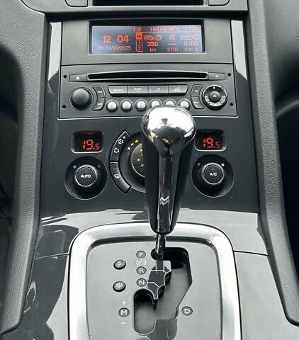 Сірий Пежо 5008, об'ємом двигуна 1.56 л та пробігом 263 тис. км за 11200 $, фото 23 на Automoto.ua