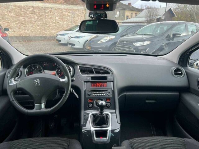 Серый Пежо 5008, объемом двигателя 1.6 л и пробегом 202 тыс. км за 10699 $, фото 20 на Automoto.ua