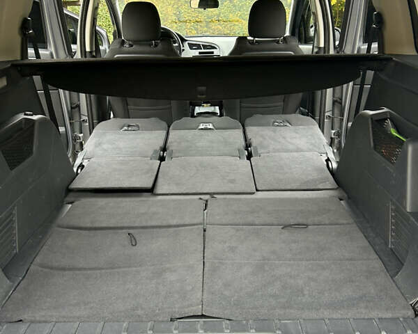 Сірий Пежо 5008, об'ємом двигуна 1.56 л та пробігом 263 тис. км за 11200 $, фото 17 на Automoto.ua