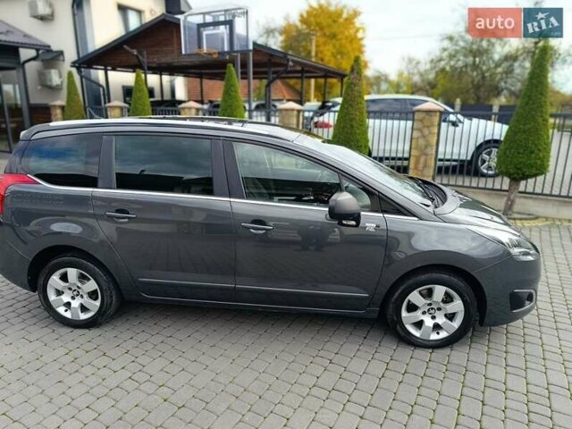 Серый Пежо 5008, объемом двигателя 0 л и пробегом 202 тыс. км за 10900 $, фото 2 на Automoto.ua