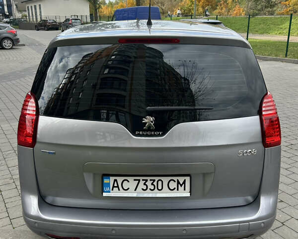 Сірий Пежо 5008, об'ємом двигуна 1.56 л та пробігом 263 тис. км за 11200 $, фото 6 на Automoto.ua
