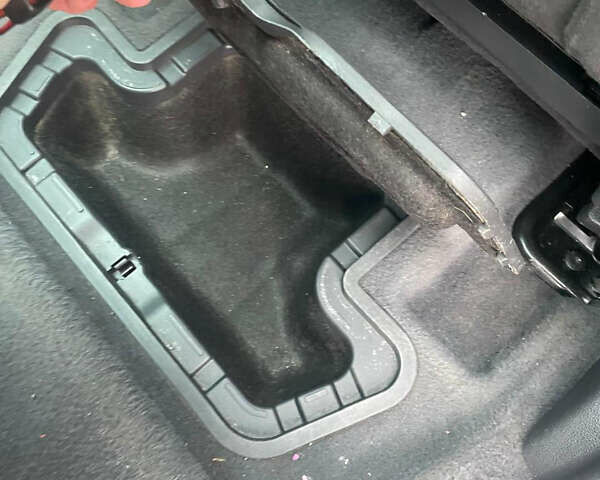 Сірий Пежо 5008, об'ємом двигуна 2 л та пробігом 240 тис. км за 12100 $, фото 31 на Automoto.ua