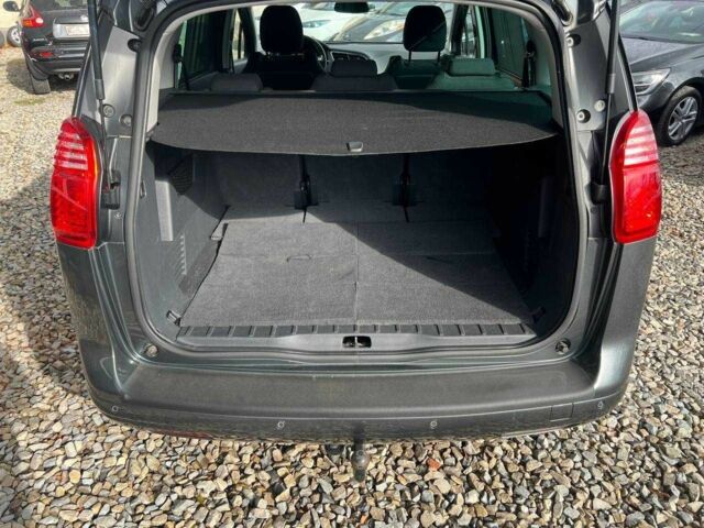 Серый Пежо 5008, объемом двигателя 1.6 л и пробегом 202 тыс. км за 10699 $, фото 11 на Automoto.ua