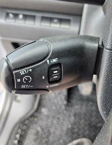 Сірий Пежо 5008, об'ємом двигуна 1.6 л та пробігом 262 тис. км за 13200 $, фото 11 на Automoto.ua