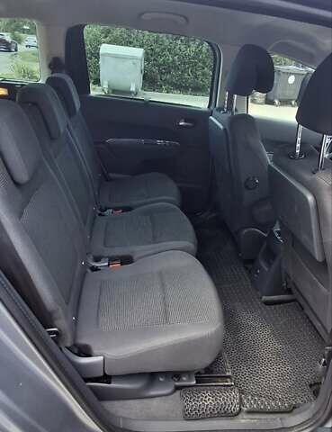 Сірий Пежо 5008, об'ємом двигуна 1.6 л та пробігом 262 тис. км за 13200 $, фото 18 на Automoto.ua