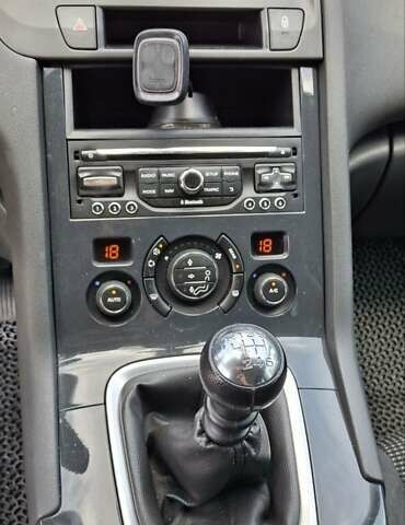 Сірий Пежо 5008, об'ємом двигуна 1.6 л та пробігом 262 тис. км за 13200 $, фото 8 на Automoto.ua