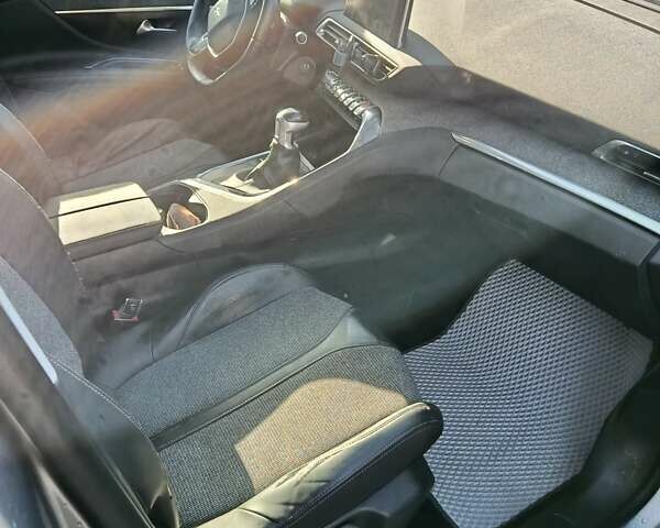 Серый Пежо 5008, объемом двигателя 2 л и пробегом 199 тыс. км за 20000 $, фото 16 на Automoto.ua