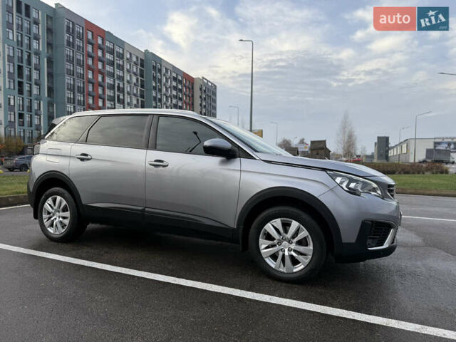 Серый Пежо 5008, объемом двигателя 1.56 л и пробегом 224 тыс. км за 16500 $, фото 3 на Automoto.ua