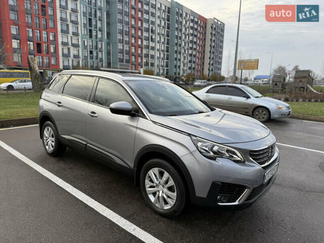 Серый Пежо 5008, объемом двигателя 1.56 л и пробегом 224 тыс. км за 16500 $, фото 1 на Automoto.ua