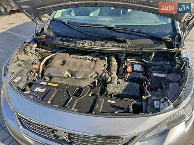 Серый Пежо 5008, объемом двигателя 2 л и пробегом 199 тыс. км за 20000 $, фото 9 на Automoto.ua