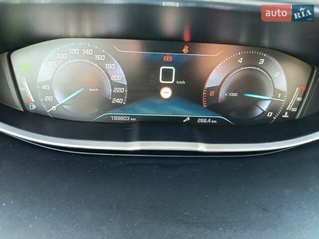 Серый Пежо 5008, объемом двигателя 2 л и пробегом 199 тыс. км за 20000 $, фото 2 на Automoto.ua