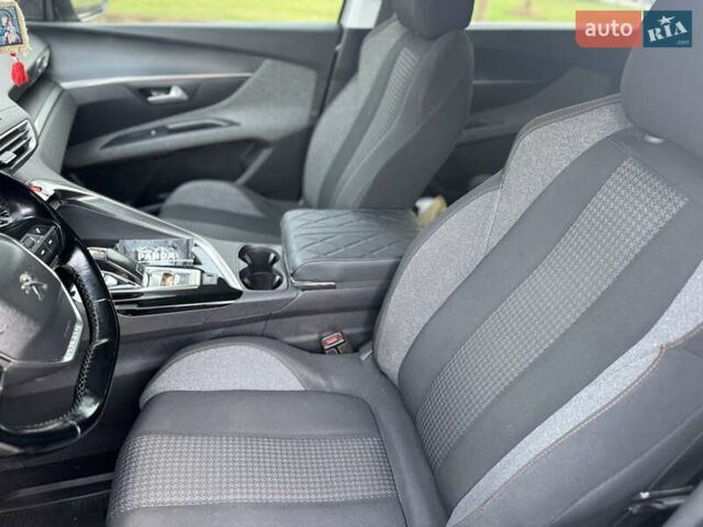 Серый Пежо 5008, объемом двигателя 1.56 л и пробегом 224 тыс. км за 16500 $, фото 6 на Automoto.ua