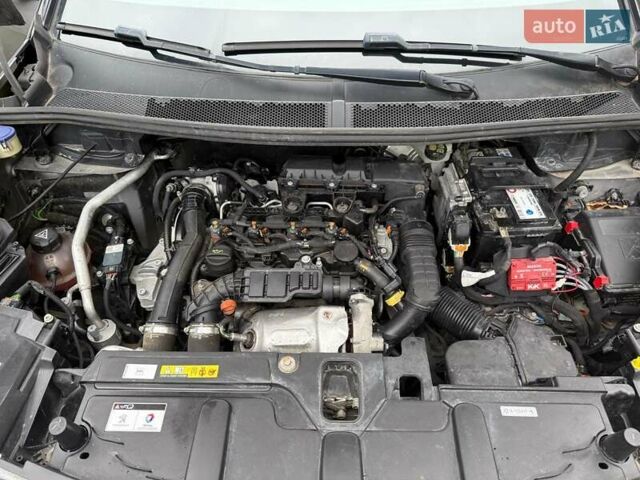 Сірий Пежо 5008, об'ємом двигуна 1.5 л та пробігом 165 тис. км за 12220 $, фото 2 на Automoto.ua