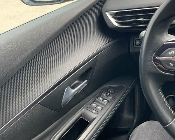 Сірий Пежо 5008, об'ємом двигуна 1.5 л та пробігом 112 тис. км за 23499 $, фото 10 на Automoto.ua