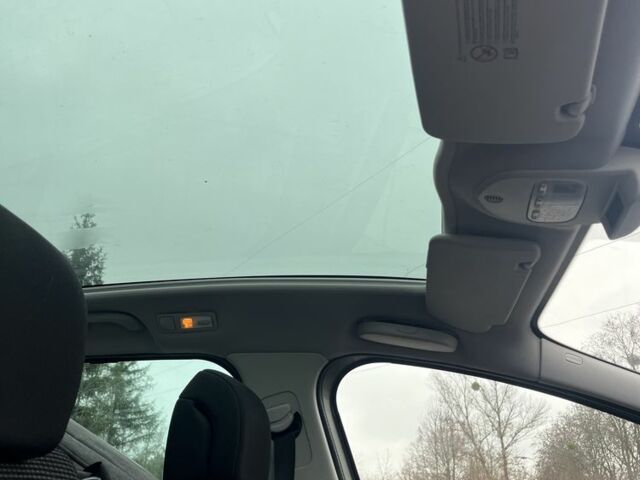 Сірий Пежо 5008, об'ємом двигуна 1.6 л та пробігом 264 тис. км за 6500 $, фото 7 на Automoto.ua