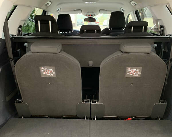 Серый Пежо 5008, объемом двигателя 1.56 л и пробегом 174 тыс. км за 17500 $, фото 16 на Automoto.ua