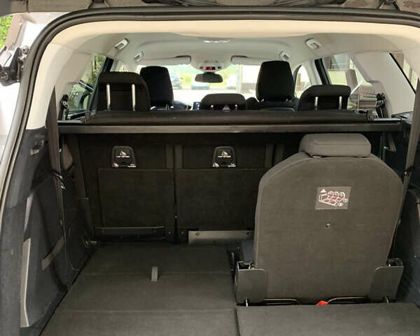 Серый Пежо 5008, объемом двигателя 1.56 л и пробегом 174 тыс. км за 17500 $, фото 17 на Automoto.ua