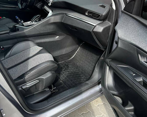 Сірий Пежо 5008, об'ємом двигуна 1.6 л та пробігом 135 тис. км за 19750 $, фото 22 на Automoto.ua