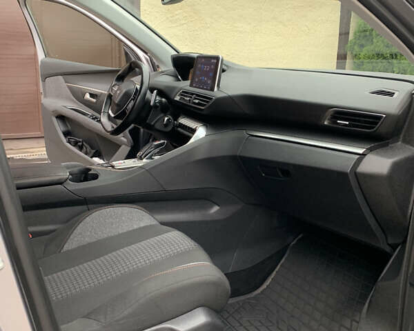 Серый Пежо 5008, объемом двигателя 1.56 л и пробегом 174 тыс. км за 17500 $, фото 19 на Automoto.ua