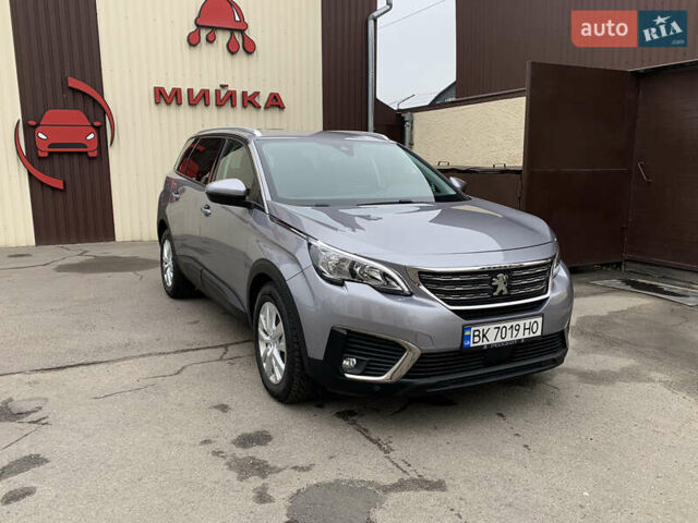 Серый Пежо 5008, объемом двигателя 1.56 л и пробегом 174 тыс. км за 17500 $, фото 2 на Automoto.ua